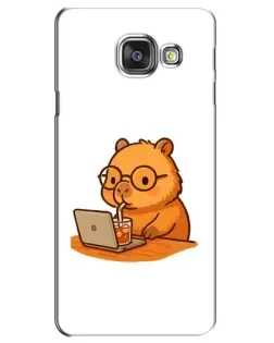 Чехол для Samsung Galaxy A3 2016 (A3100, A310F) с картинкой «Капибара с ноутбуком»