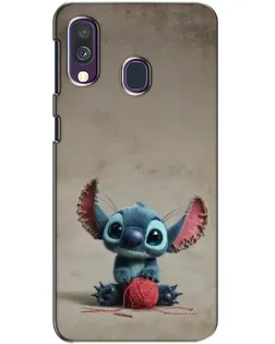 Чехол для Samsung Galaxy A40 2019 (A405F) с картинкой «Стич на коричневом фоне»