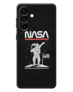 Чохол для Samsung Galaxy A57 з картинкою «NASA — крокуємо по Місяцю»