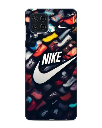 Чехол для Samsung Galaxy M32 с картинкой «Коллекция кроссовок Nike»