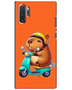 Чохол для Samsung Galaxy Note 10 Plus з картинкою «Капібара на скутері» Чохол для Samsung Galaxy Note 10 Plus з картинкою «Капібара на скутері»