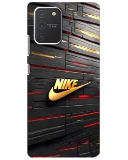 Чехол для Samsung Galaxy S10 Lite с картинкой «Золотой Nike на металле»