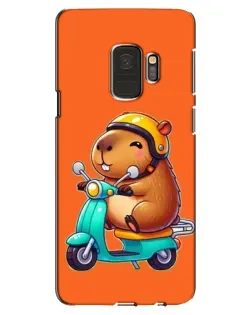 Чехол для Samsung Galaxy S9 (G960) с картинкой «Капибара на скутере»