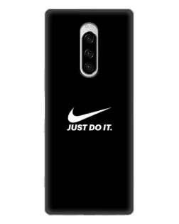 Чехол для Sony Xperia 1 с картинкой «Минимализм от Nike»