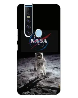 Чехол для TECNO Camon 15 Pro с картинкой «Астронавт на Луне»