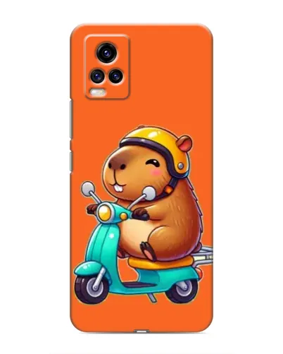 Чехол для Vivo V20 с картинкой «Капибара на скутере»