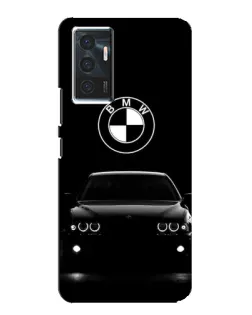 Чехол для Vivo V23e с картинкой «BMW — взгляд из темноты»
