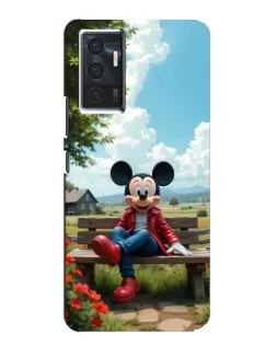 Чехол для Vivo V23e с картинкой «Микки на скамейке»