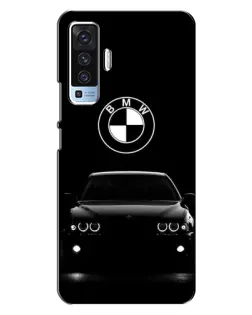 Чехол для Vivo X50 с картинкой «BMW — взгляд из темноты»