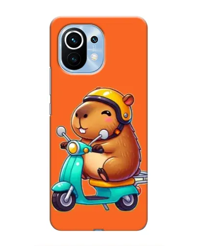 Чехол для Xiaomi Mi 11 с картинкой «Капибара на скутере»