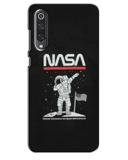 Чехол для Xiaomi Mi 9 SE с картинкой «NASA — шагаем по Луне»