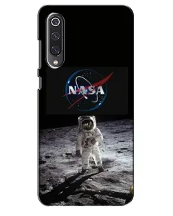 Чехол для Xiaomi Mi 9 SE с картинкой «Астронавт на Луне»