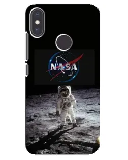 Чехол для Xiaomi Mi A2 с картинкой «Астронавт на Луне»