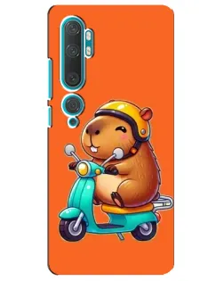 Чехол для Xiaomi Mi Note 10 с картинкой «Капибара на скутере»