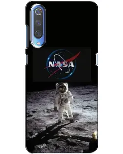Чехол для Xiaomi Mi 9 с картинкой «Астронавт на Луне»