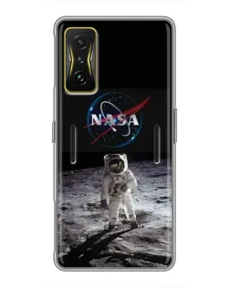 Чехол для Xiaomi POCO F4 GT с картинкой «Астронавт на Луне»