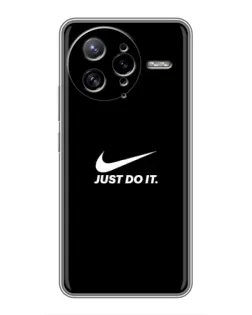 Чехол для Xiaomi POCO F7 Ultra с картинкой «Минимализм от Nike»