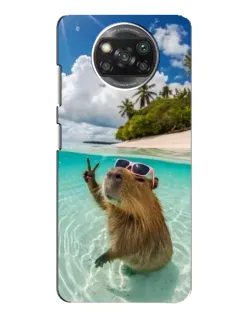 Чехол для Xiaomi POCO X3 с картинкой «Капибара на море»