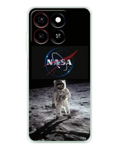 Чехол для ZTE Blade A35 с картинкой «Астронавт на Луне»
