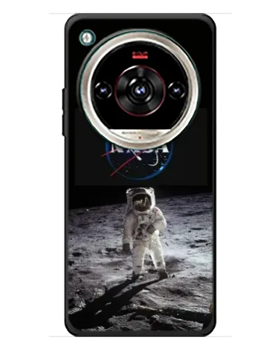 Чохол для ZTE Nubia Focus 2 Ultra з картинкою «Астронавт на Місяці»