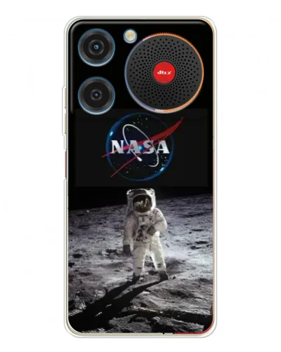 Чехол для ZTE Nubia Music с картинкой «Астронавт на Луне»