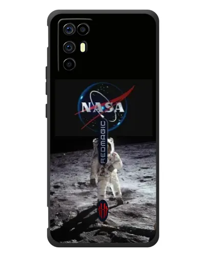 Чехол для ZTE Nubia RedMagic 6R с картинкой «Астронавт на Луне»