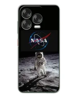 Чехол для ZTE Nubia V70 Design с картинкой «Астронавт на Луне»