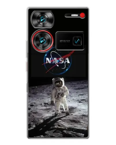 Чехол для ZTE Nubia Z60 Ultra с картинкой «Астронавт на Луне»