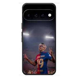 Чехол с футболистом Ламин Ямаль Google Pixel 11 (Ямаль на стадионе)