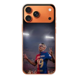 Чохол з футболістом Ламін Ямаль iPhone 17 Pro Max (Ямаль на стадіоні)