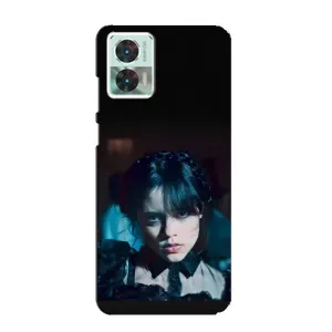 Чехлы Венсдей на Motorola Edge 30 Neo Уэнсдей (AlphaPrint) (взгляд Уэнздей)