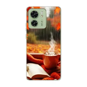 Чехол с уникальным дизайном «Осень с кофе» для Motorola Edge 40 (Кофе и дождь)