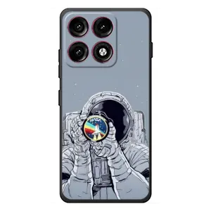 Чехол NASA для Motorola Edge 70 Pro (AlphaPrint) (Космонавт фото)