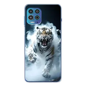 Чохол з картинкою 'Хижаки' для Motorola MOTO G100 Pro (Білий тигр у диму)