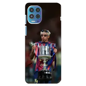 Чехол с футболистом Ламин Ямаль Motorola MOTO G100 (Ямаль с кубком)