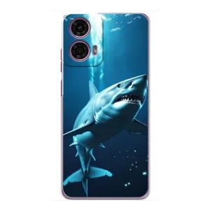 Чехол с картинкой «Хищники» для Motorola MOTO G24 Power (Акула под водой)