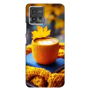 Чехол с уникальным дизайном «Осень с кофе» для Motorola MOTO G72 (Кофе на желтом пледе)