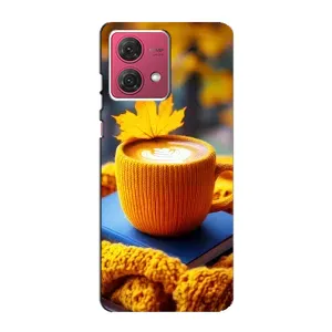 Чохол з унікальним дизайном 'Осінь з кавою' для Motorola MOTO G84 (Кава на жовтому пледі)