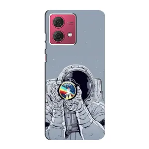 Чехол NASA для Motorola MOTO G84 (AlphaPrint) (Космонавт фото)