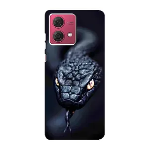 Чехол с картинкой «Хищники» для Motorola MOTO G84 (Черная змея)