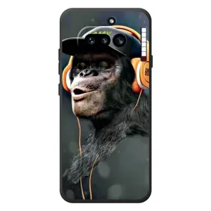 Чехол с Обезьянами Nothing Phone (4a) - (AlphaPrint) (В наушниках)