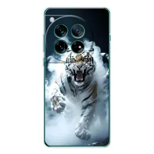 Чехол с принтом «Белый тигр в дыму» для OnePlus 12