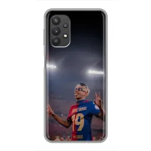 Чехол с футболистом Ламин Ямаль Samsung Galaxy A32 (Ямаль на стадионе)