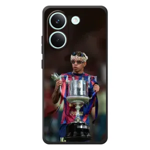 Чехол с футболистом Ламин Ямаль Xiaomi Poco X8 Pro (Ямаль с кубком)