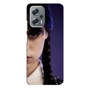 Чехол с дизайном Венздей 2 на Xiaomi Redmi Note 12 Pro Plus (Загадочный взгляд Уэнздей)