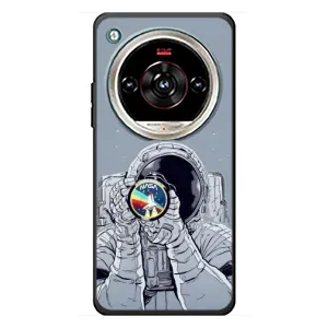 Чехол NASA для ZTE Nubia Focus 2 Ultra (AlphaPrint) (Космонавт фото)
