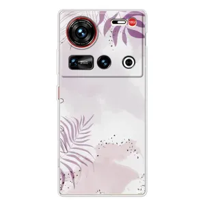 Чехол с цветочным принтом на 傳說 ZTE Nubia Z70 Ultra (Фиолетовые листья)