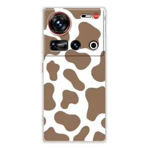 Чехол с принтом коровы на 傳說 ZTE Nubia Z70 Ultra (Коричневая Буренка)