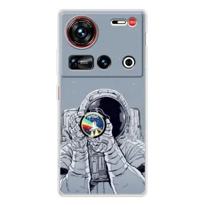 Чехол NASA для ZTE Nubia Z70 Ultra (AlphaPrint) (Космонавт фото)