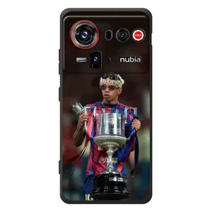 Чехол с футболистом Ламин Ямаль ZTE nubia Z80 Ultra (Ямаль с кубком)